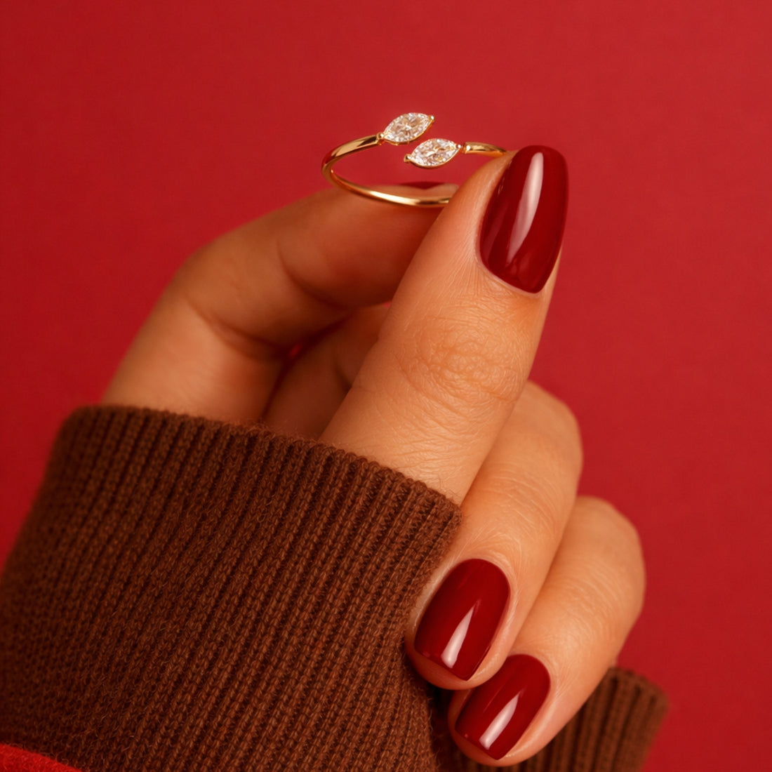 V-Line Crystal Ring