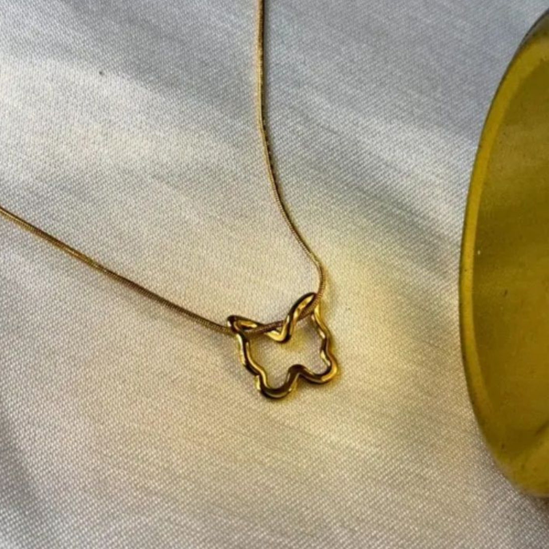 Lumé Butterfly Pendant