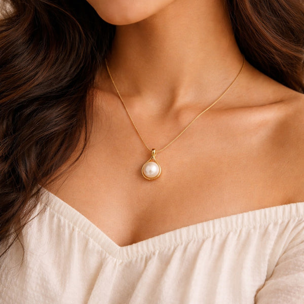 Pearl Drop Muse Necklace